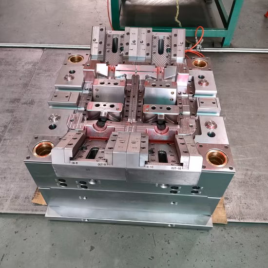 Werkzeugmacher OEM-Kunststoffspritzgussform mit glatter Oberflächenabdeckung für Staubreinigungsmaschinen